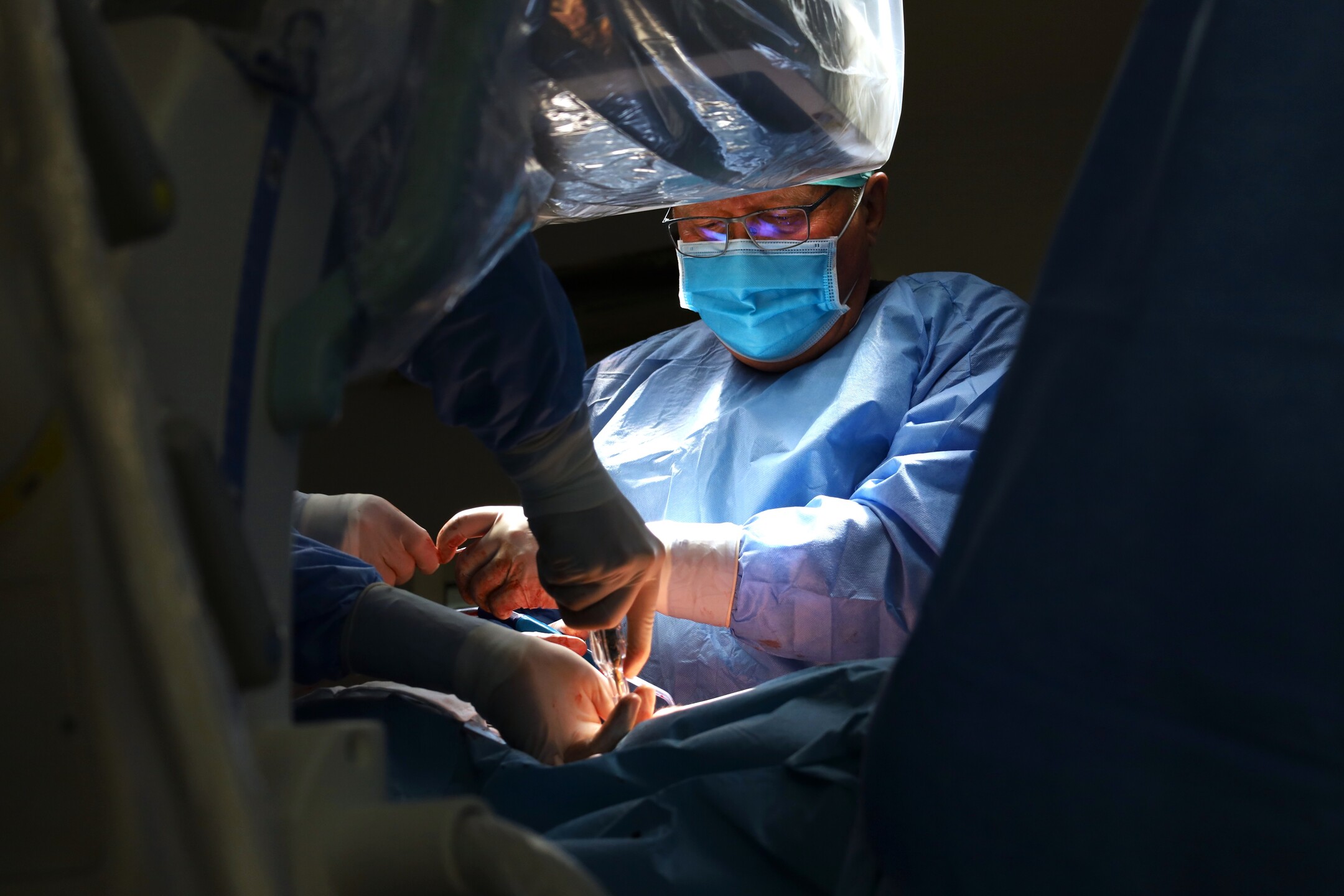 FNsP ZA Zákrok realizoval tím oddelenia pediatrickej ortopédie a spondylochirurgie pod vedením primára Juraja Popluhára