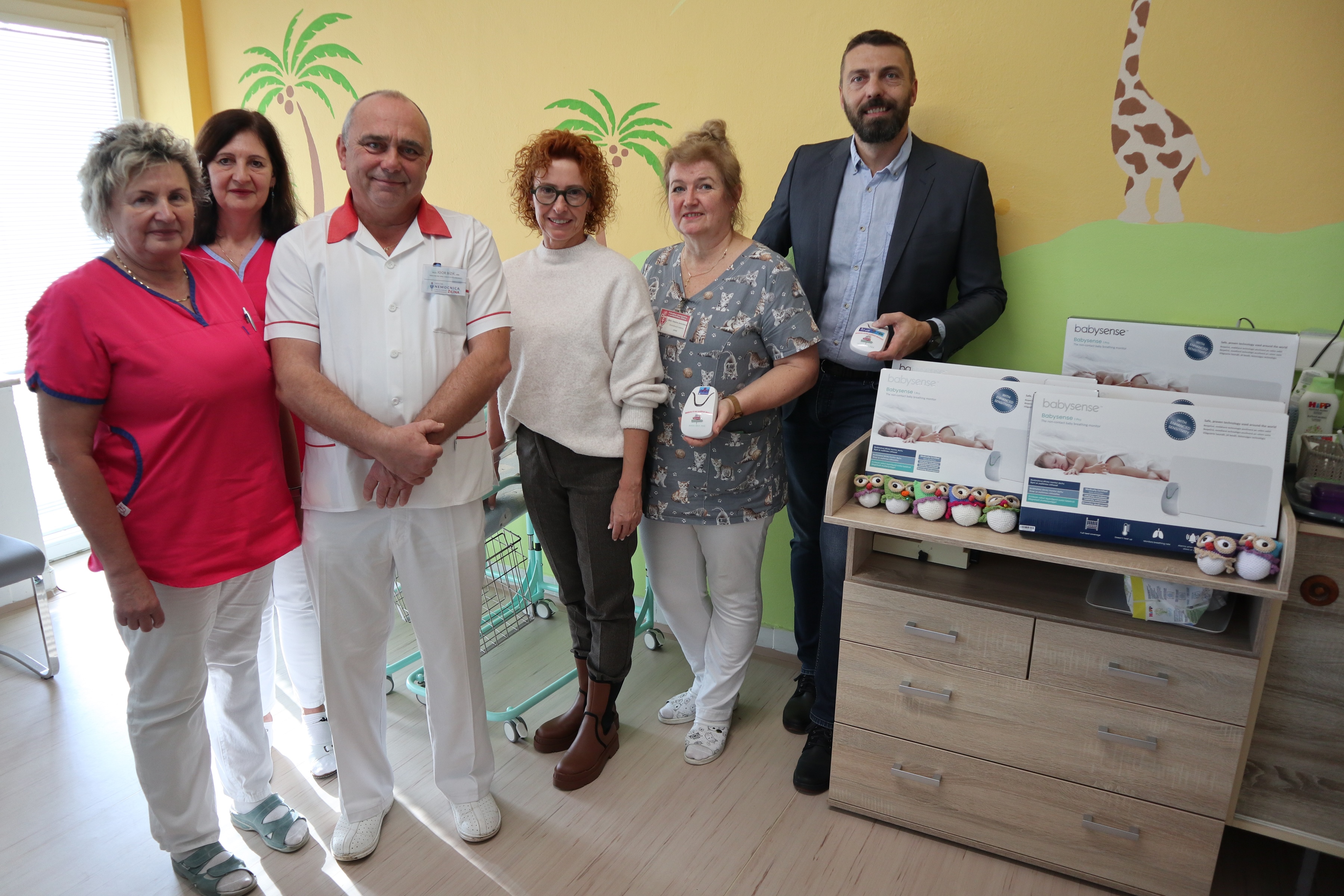 FNsP ZA Nadácia Križovatka odovzdala žilinskej nemocnici nové monitory dychu