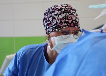 Žilinská nemocnica využíva pri výmenách umelých kĺbov modernú ultrazvukovú technológiu